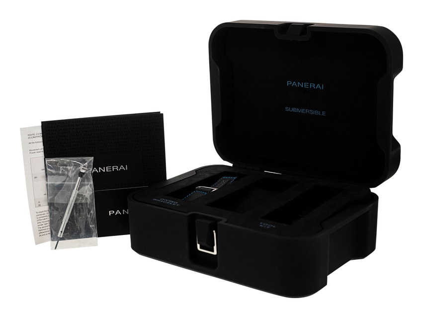 Panerai Submersible PAM00974 Image 5